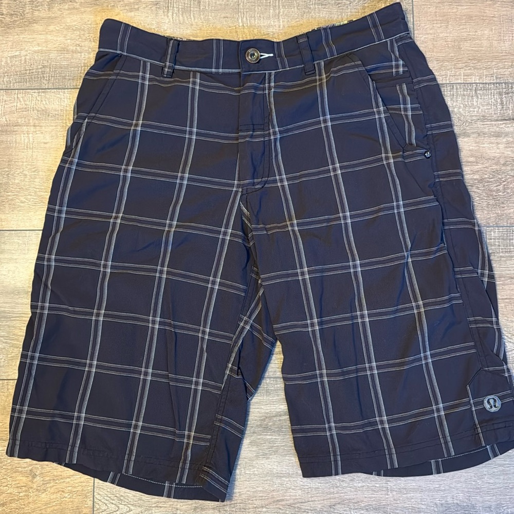 Men’s Lululemon shorts
